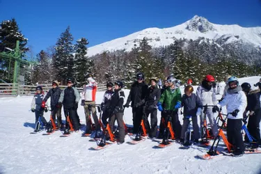 Les adolescents s’initient au snowscoot