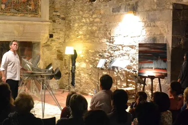 Michel Deneuve a clôturé le festival avec son orgue de cristal