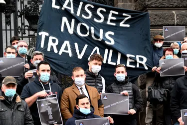 « Laissez-nous travailler » : à Clermont-Ferrand, cafetiers, hôteliers et restaurateurs crient leur désespoir
