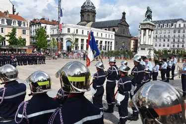 Les pompiers à l'honneur sur la place de Jaude à Clermont-Ferrand
