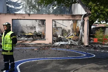 Un incendie détruit deux classes de l'école maternelle de Ménétrol (Puy-de-Dôme)