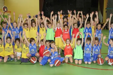 Les jeunes basketteurs en tournoi