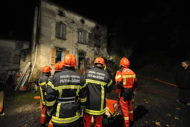 Une maison du bourg de Champeix fragilisée après un incendie