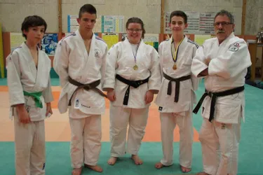 Les judokas présents sur tous les tatamis