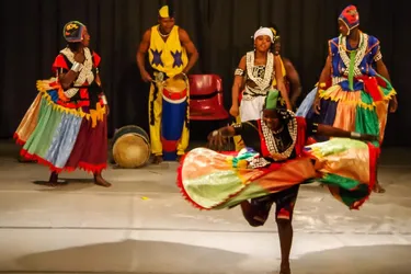 La troupe Towara Bénin en spectacle