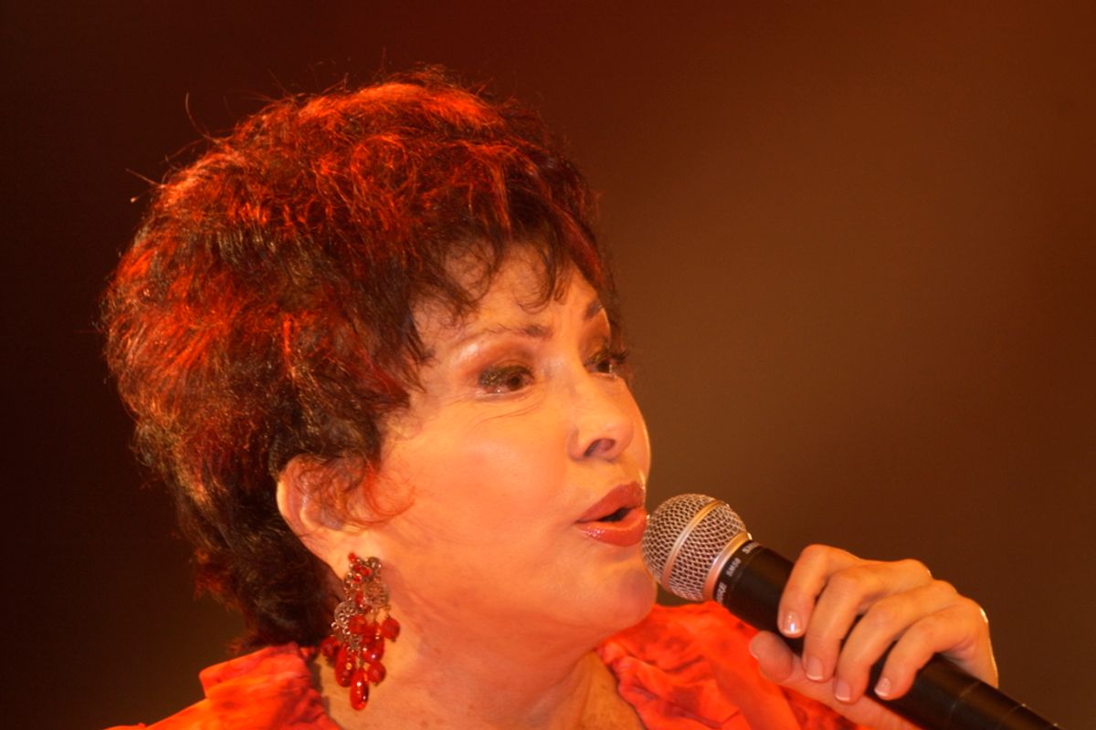 La chanteuse Rika Zaraï inhumée dans la Nièvre, à Oisy - Le Journal du