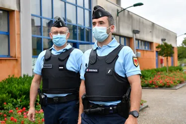 À Montluçon (Allier), des réservistes engagés pour « épauler les gendarmes »