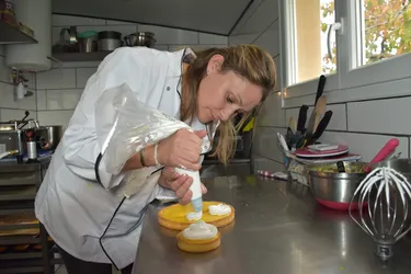 Une ancienne salariée de Défi Mode se lance dans la pâtisserie personnalisée à Vieille-Brioude (Haute-Loire)
