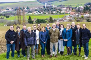 Bertrand Hanoteau a présenté les candidats de la liste qu'il conduit aux municipales à Vensat (Puy-de-Dôme)
