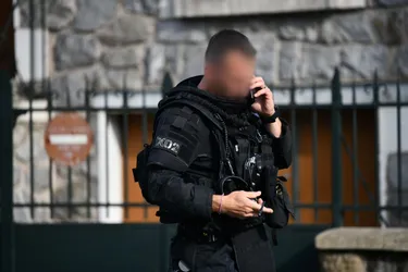 L'homme armé d'un fusil retranché à Objat (Corrèze) a été neutralisé, son pronostic vital n'est pas engagé