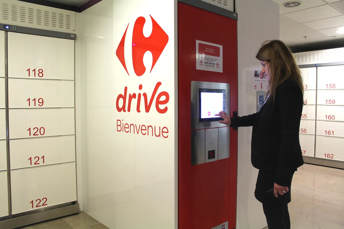 Grce  son nouveau service  Drive casiers , Carrefour Place d'Arc n'a  jamais t aussi proche de vous tout en vous offrant la plus grande  libert - La Rpublique du Centre
