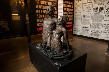 Des sculptures de l'artiste Sandrine Plante, installée près de Clermont-Ferrand, au mémorial de l'esclavage des États-Unis