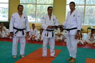 Après avoir arrêté le judo en 2002, il reprend goût au combat