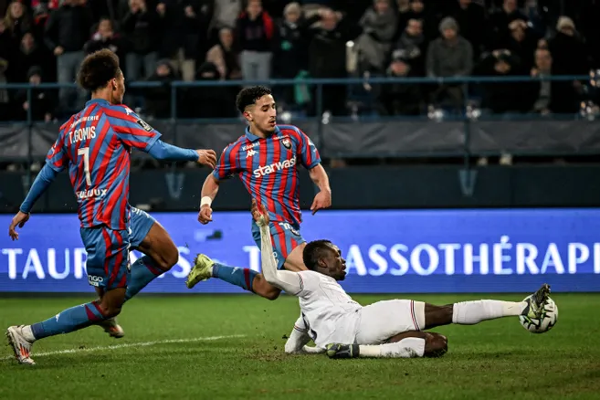 Ligue 2 : le Clermont Foot est passé par un trou de souris à Caen, qu’il repousse à 5 points