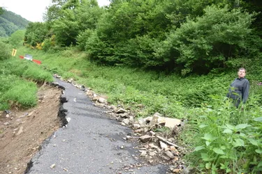 Glissements de terrain sur une route du Cézallier : l'enclavement s'aggrave... en attendant les travaux