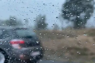 Des voitures surprises par un orage de grêle sur l'A71 entre Clermont-Ferrand et Vichy