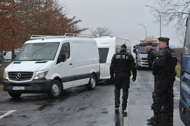 Une opération de police à Aurillac pour évacuer un terrain occupé par des caravanes
