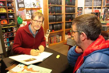 Laurent Verron, dessinateur de “PtiRou”, à la librairie Momie
