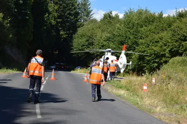 Deux blessés dont un grave dans un accident entre une voiture et une moto sur la RN 122 à Thiézac (Cantal)