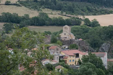 La chapelle de Saint-Hérent (Puy-de-Dôme) : un bijou accroché au sommet du village