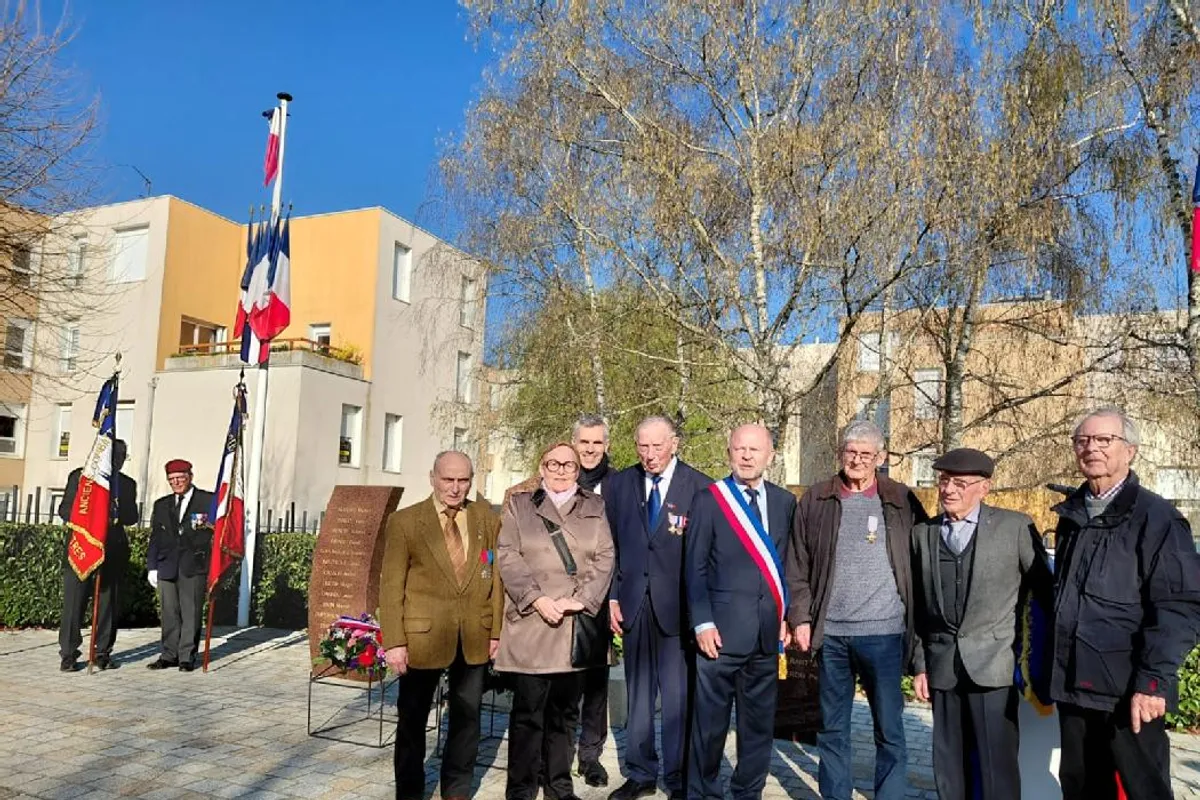 Jacques Quisfix reçoit la Croix du combattant à Chartres