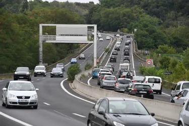 La limitation de vitesse passe de 110 à 90 km/h sur l'A75 dans la montée du viaduc de Coudes (Puy-de-Dôme)