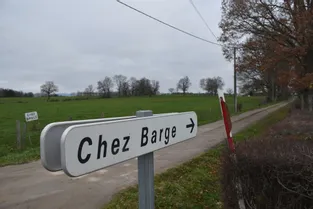 Chez Barge, un hameau de Peschadoires (Puy-de-Dôme) qui a disparu des cartes et des GPS