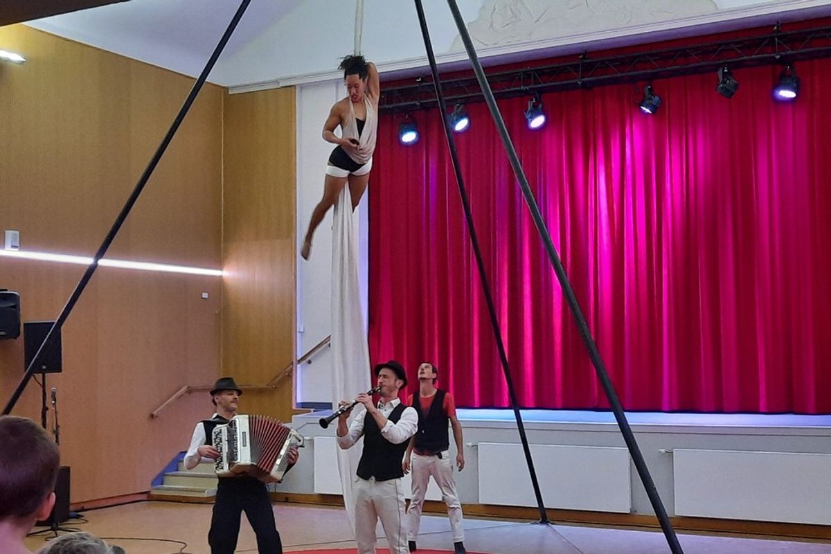 Cirque up