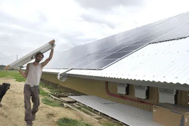 Installés sur deux bâtiments, des panneaux solaires seront mis en service à la fin du mois