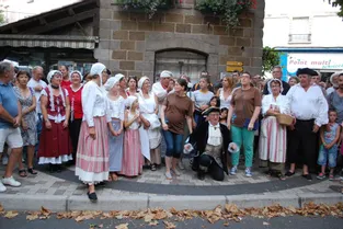 Deux cent cinquante personnes ont suivi la visite du cœur historique de la cité Saint-Gal