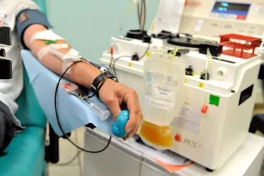Huit machines servant à prélever du plasma arrêtées "par précaution" à Brive et Limoges