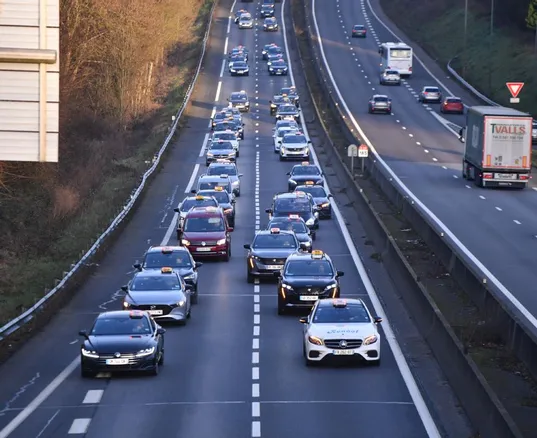 Opération escargot et rassemblement des taxis en colère le 27 novembre à Limoges