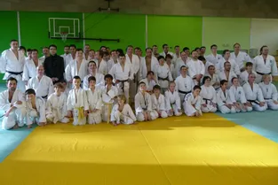 Le septième entraînement régional judo handi/valide au JCV