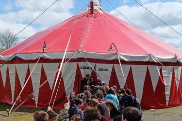 Une invitation au cirque pour les écoliers