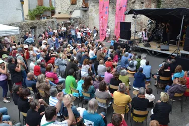 En 2015, l’Association des Apéros musique a réussi à attirer encore plus de monde sur le festival