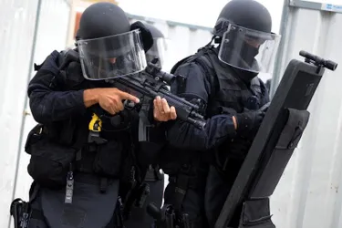 Interpellations musclées à Montluçon : six personnes en garde à vue