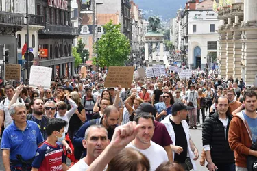 Près de 3.000 manifestants pour dire non au pass sanitaire à Clermont-Ferrand