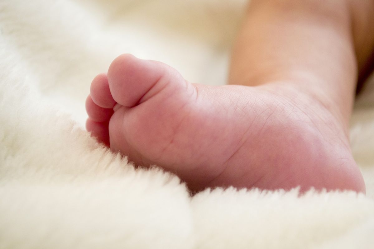 Pris de convulsions, un bébé de 9 mois qui avait ingéré du cannabis sauvé par les médecins dans les Yvelines - L'Écho Républicain