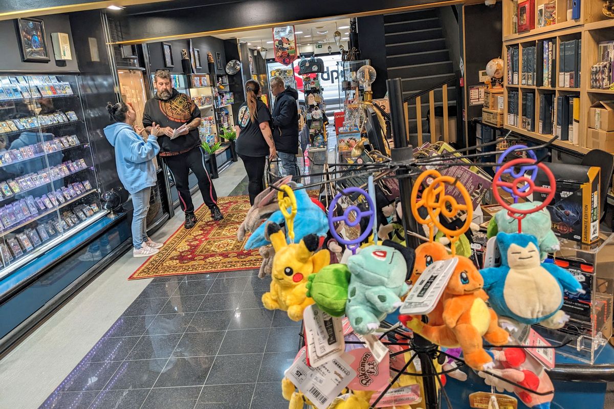 La boutique Octopus game et ses cartes Pokémon, Magic et One Piece changent de dimension en centre-ville de Bourges