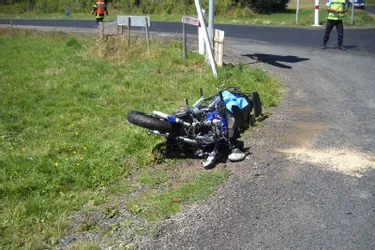 Un motard a perdu la vie ce midi en Haute-Loire, percuté par une voiture