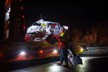 Un blessé grave dans une collision entre une voiture et un camion à Sansac-de-Marmiesse (Cantal)