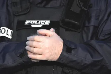 Un homme de 22 ans placé en détention après des violences sur des policiers à Aurillac (Cantal)