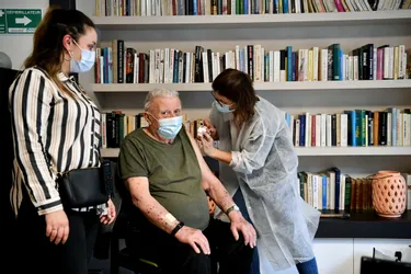 Vaccin contre le Covid-19 : la moitié des plus de 50 ans de la Corrèze ont reçu au moins une dose