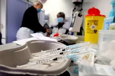 Les professionnels de santé vaccinés à partir de mardi à Issoire (Puy-de-Dôme)