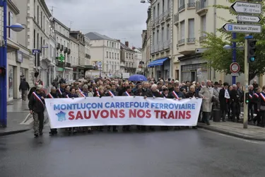 Des Montluçonnais sont descendus dans la rue pour défendre le train