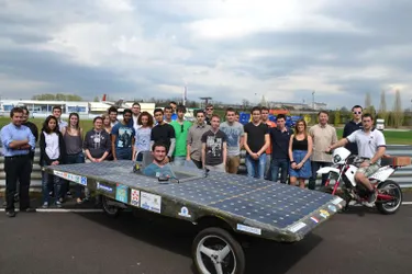 Les élèves ingénieurs ont testé leur voiture solaire à Issoire