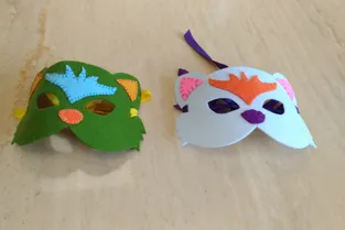 Grâce aux conseils d'une couturière à Volvic (Puy-de-Dôme), confectionnez un masque... de chat avec vos enfants !