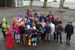 Les écoliers et Monsieur Carnaval