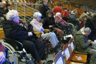 Les aînés au concert de Sardou à Limoges