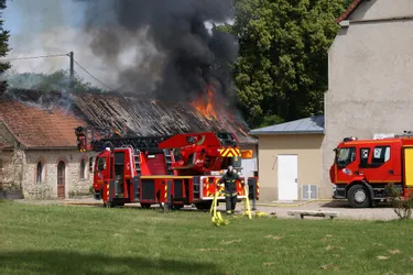 Un an de prison ferme pour avoir agressé un pompier et une gendarme lors d'un incendie à Bayet (Allier)